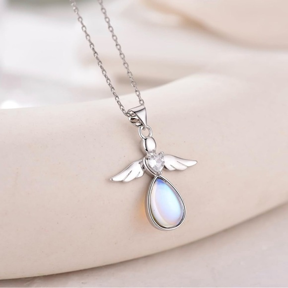 NEW White-gold-plated Elegant Angel Wing Necklace